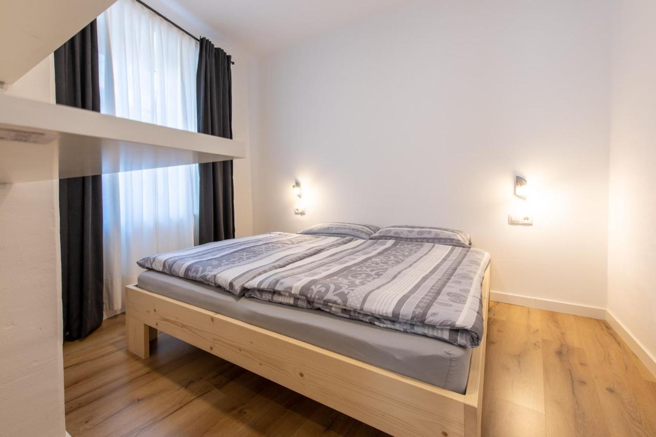 Heimat Living Like A Local Appartement Schlanders Buitenkant foto