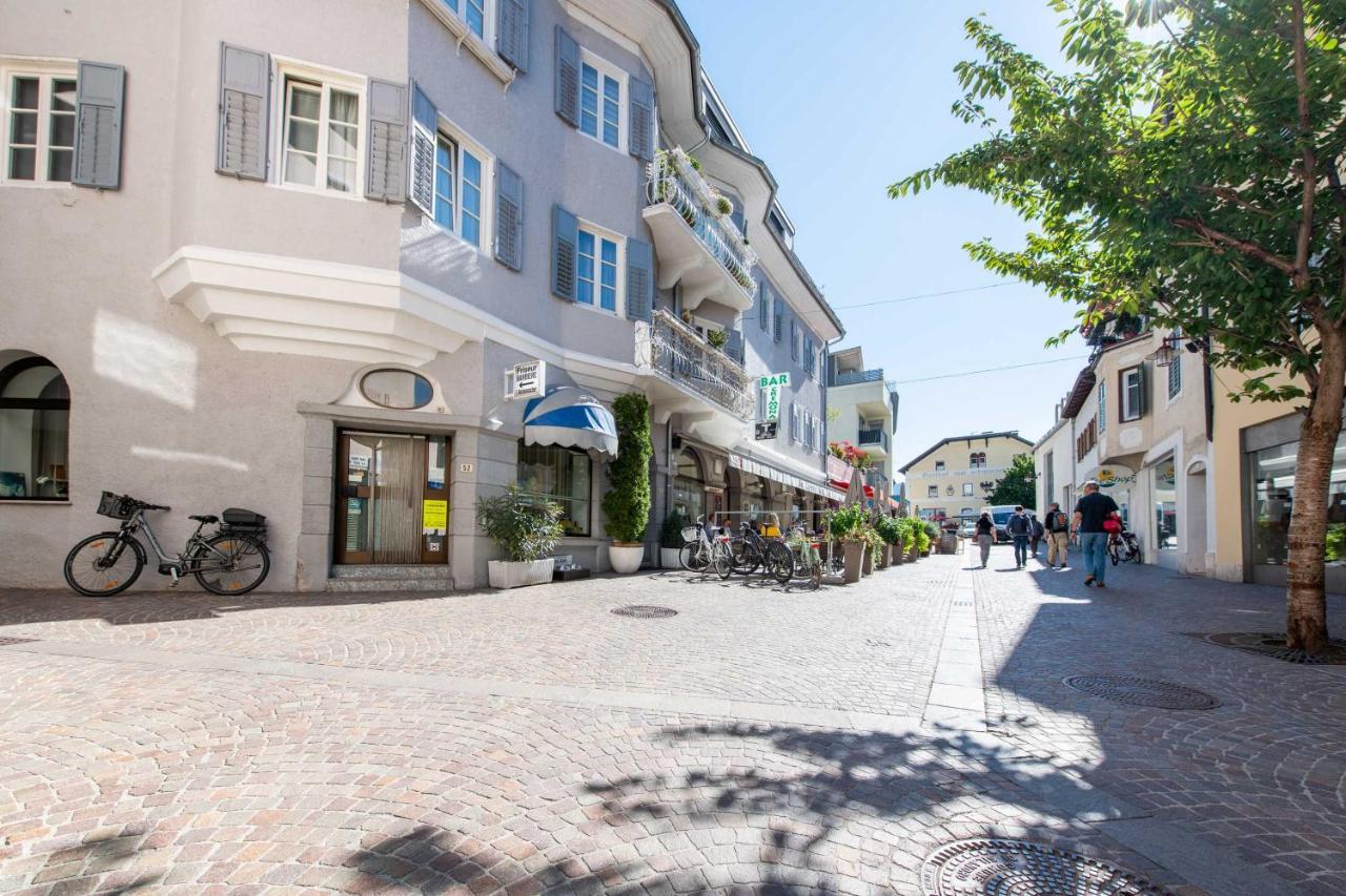 Heimat Living Like A Local Appartement Schlanders Buitenkant foto